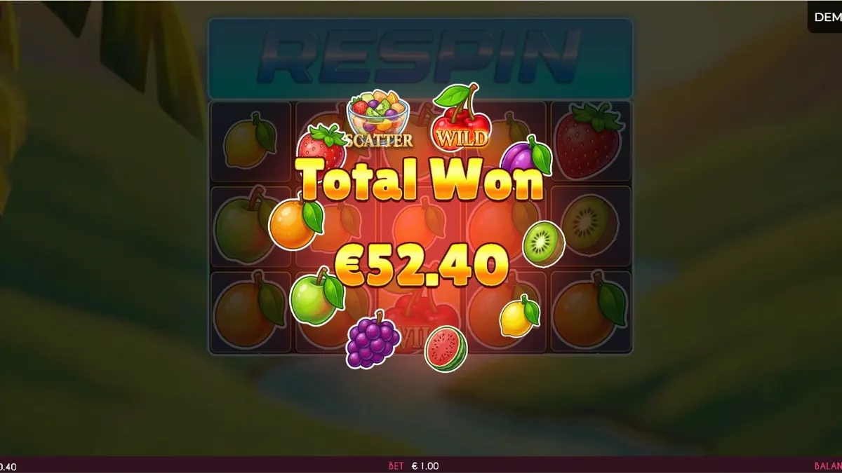 Tampilan visual slot Fruits Madness dengan simbol buah-buahan yang cerah